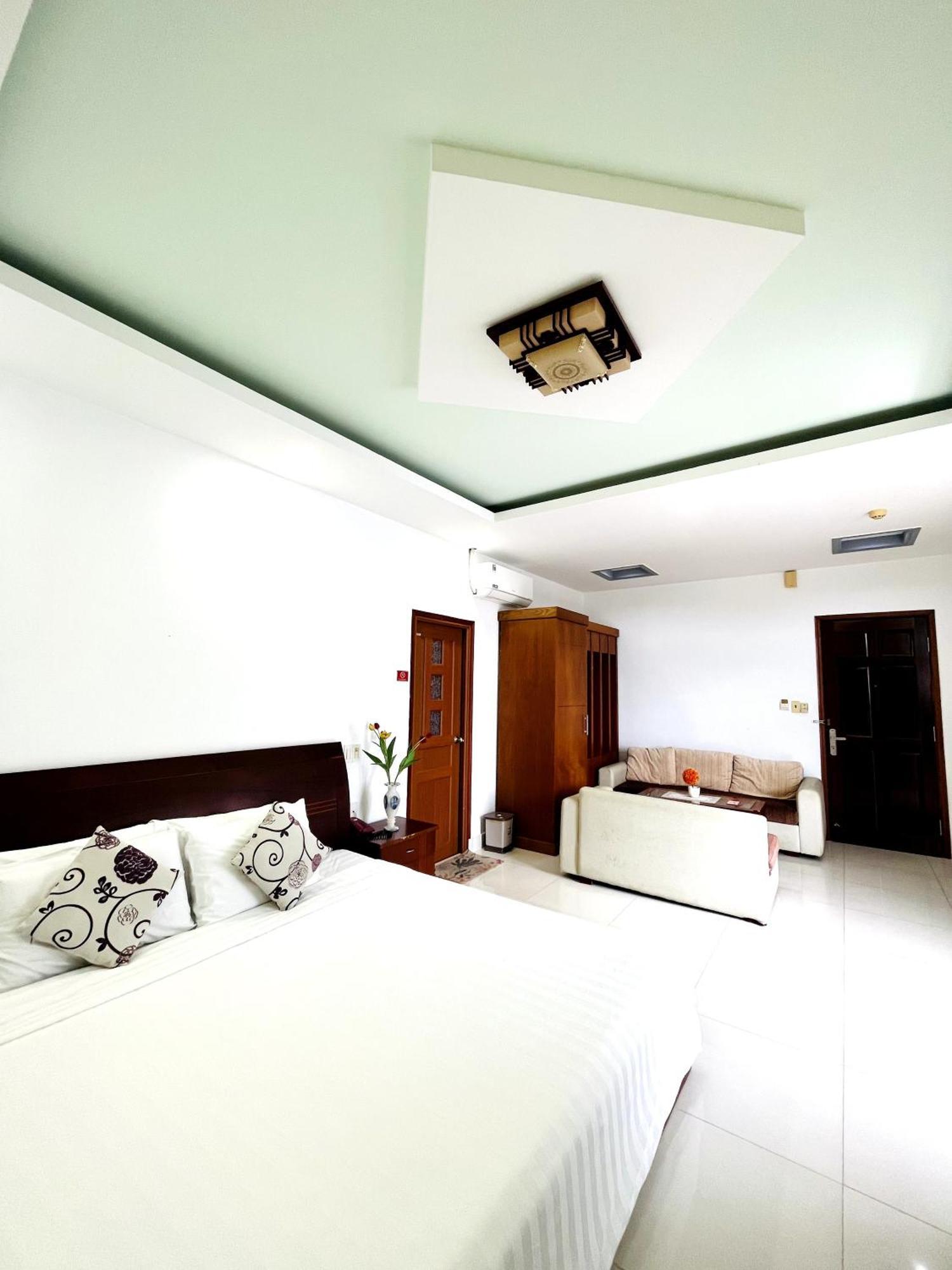 Palace Boutique Hotel Rạch Giá Exterior photo